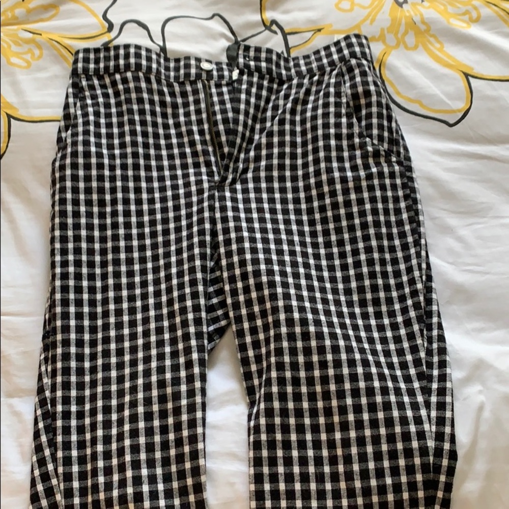 Adorable black and white pattern comfy jeans